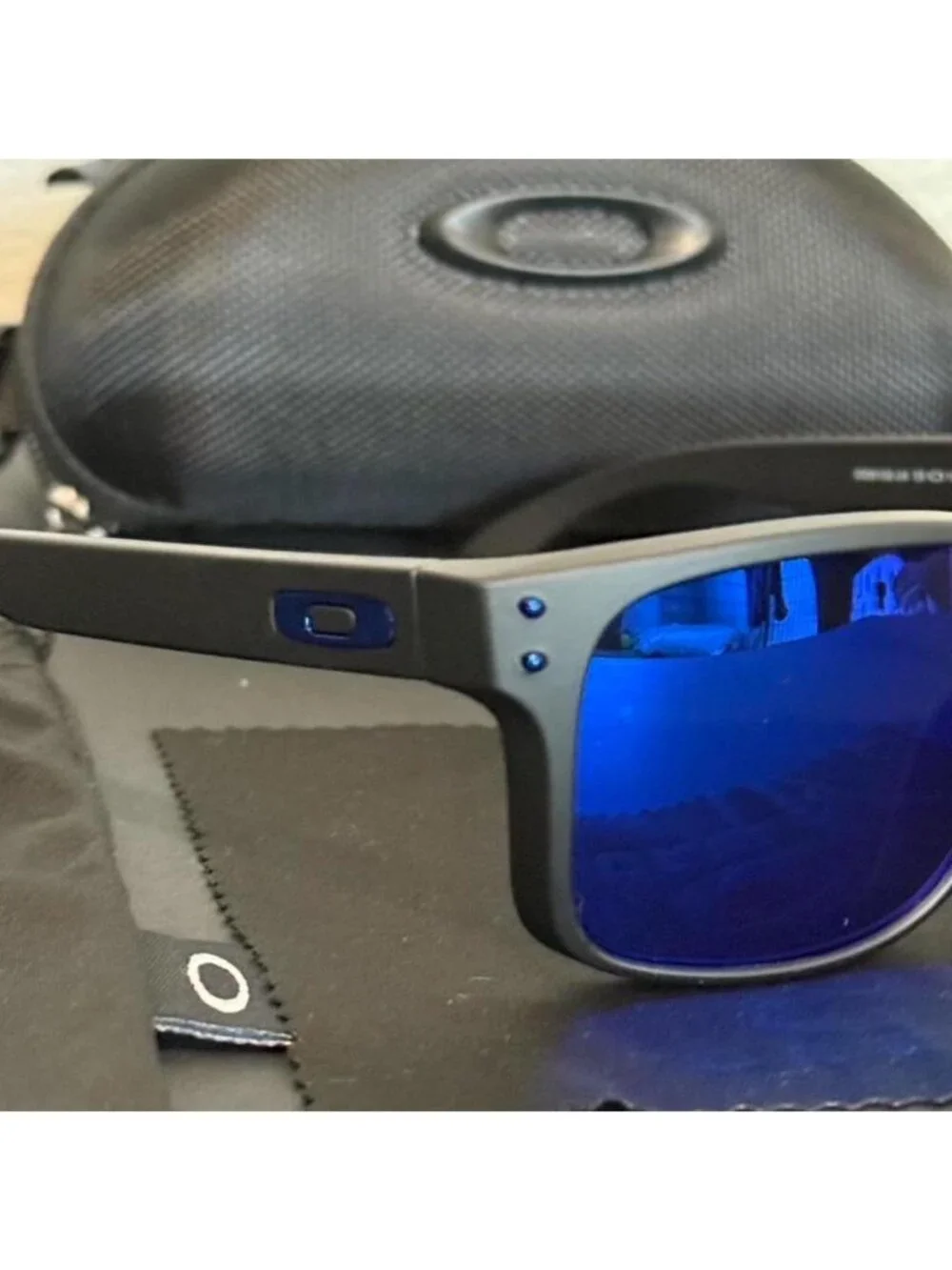 OO9102 Oakley Holbrook Prizm Polarized Sunglasses - Picture 4 of 8